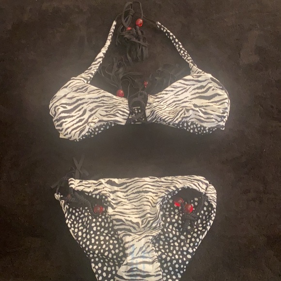 Victoria’s Secret reversible bathing suit. Size M - Picture 3 of 4